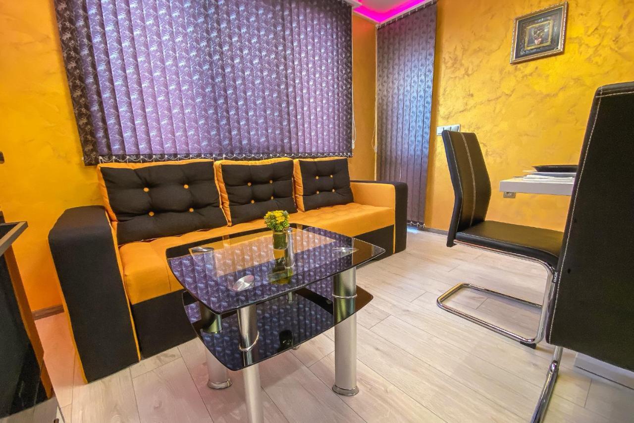Apartament Tiana Lux ฮิซาเรีย ภายนอก รูปภาพ